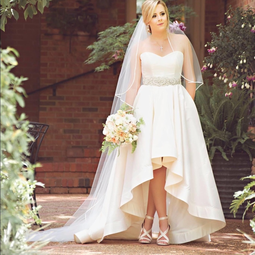 Anne Barge Ryland Wedding Gown (bust altered only)